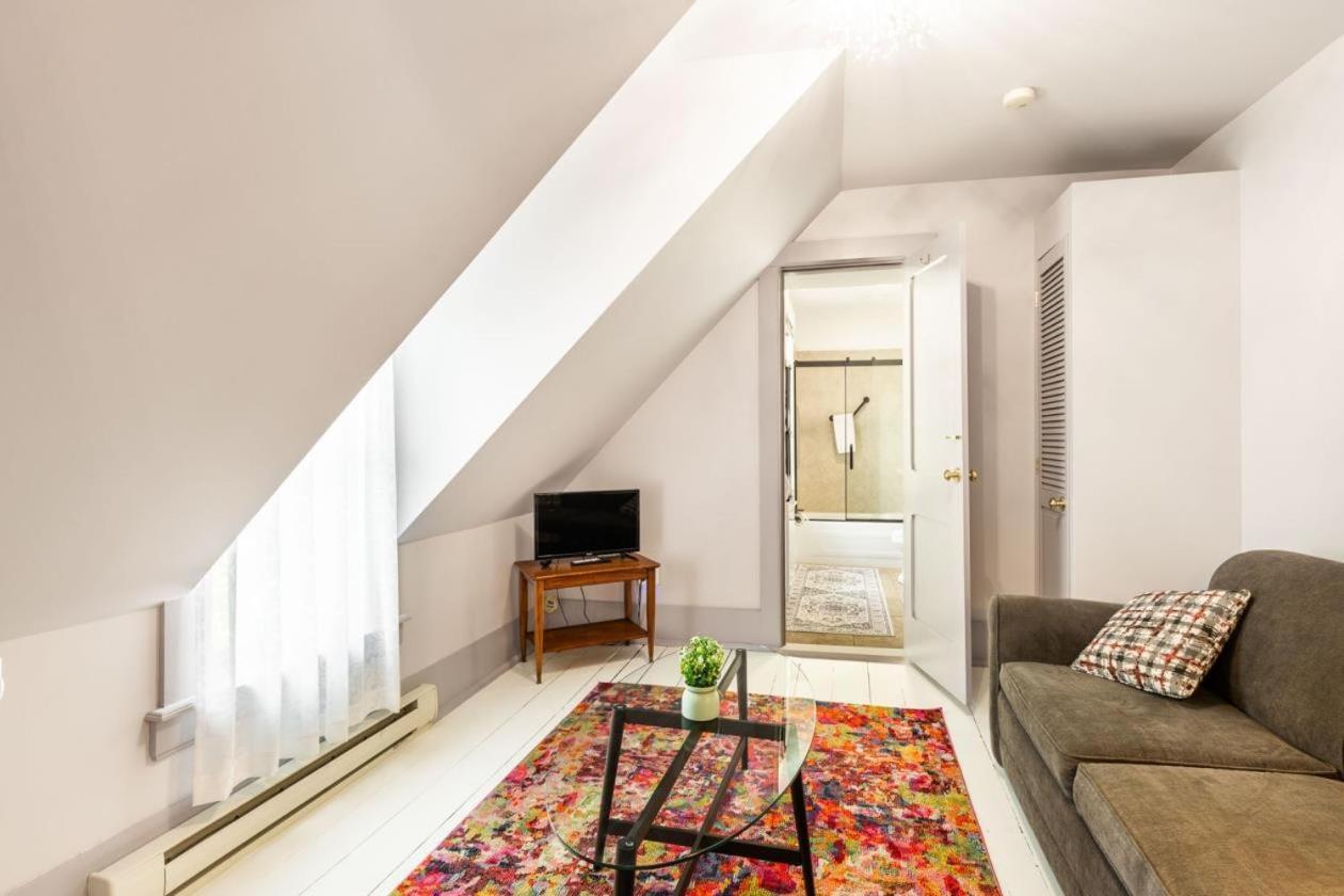 B&B Hillhouse Lac-Brome Exterior foto