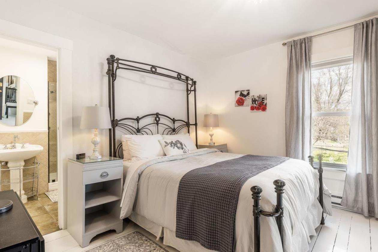 B&B Hillhouse Lac-Brome Exterior foto