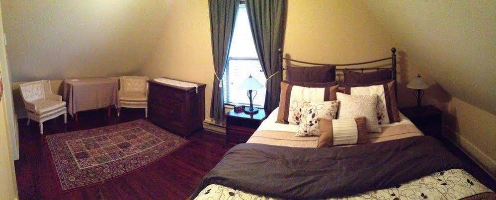 B&B Hillhouse Lac-Brome Exterior foto
